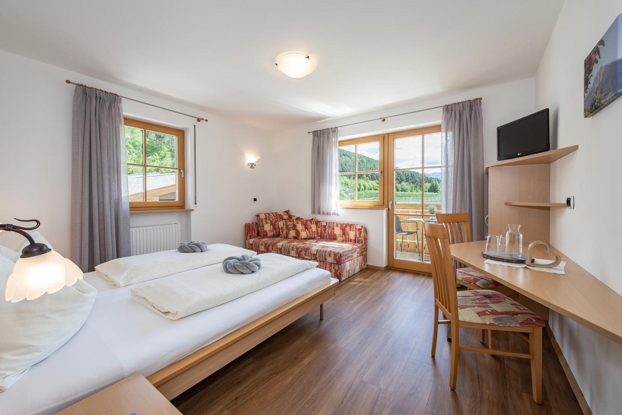 Natz-Schabs Trinnerhof- Hof Chalets Und Obsthof Mit Zimmer מראה חיצוני תמונה